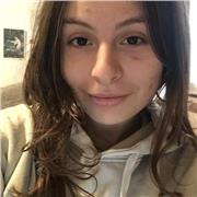 Me defino como una chica divertida y paciente, que quiere dar clases de reparto a niños de primaria